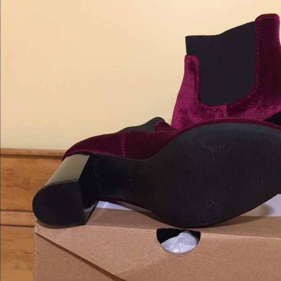 Call It Spring ankle boots. Size 8 Burgundy - Picture 3 of 7